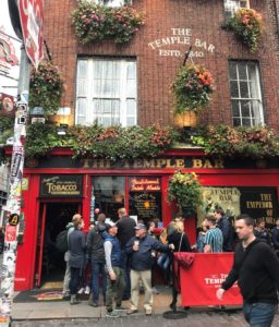 a busy Temple Bar in Dublin, Ireland